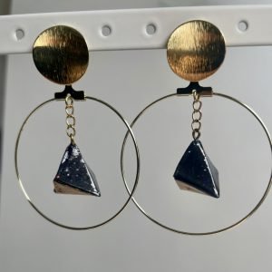 Boucles d’oreilles créole TRIANGLE NOIR ET OR